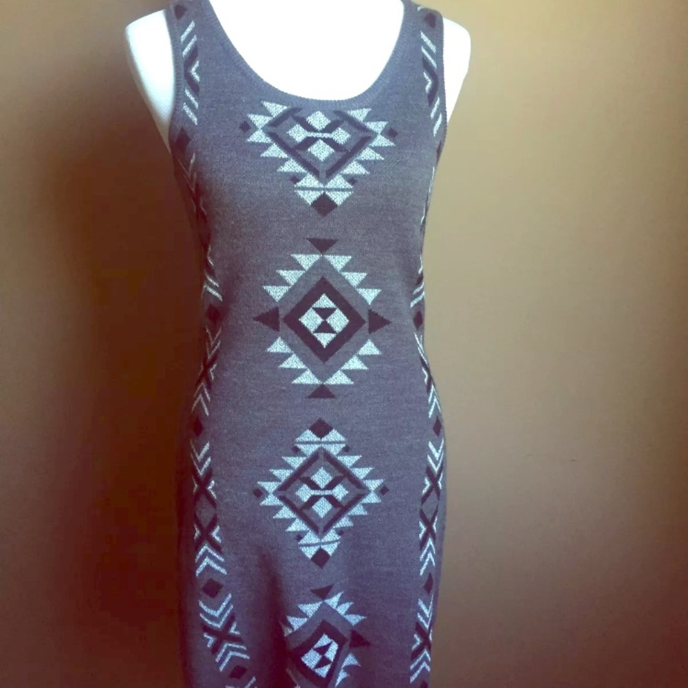 Romeo & Juliet sleeveless sweater dress size s